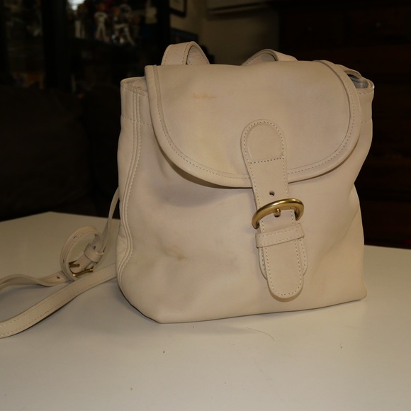 Coach - Picture 1 of 4